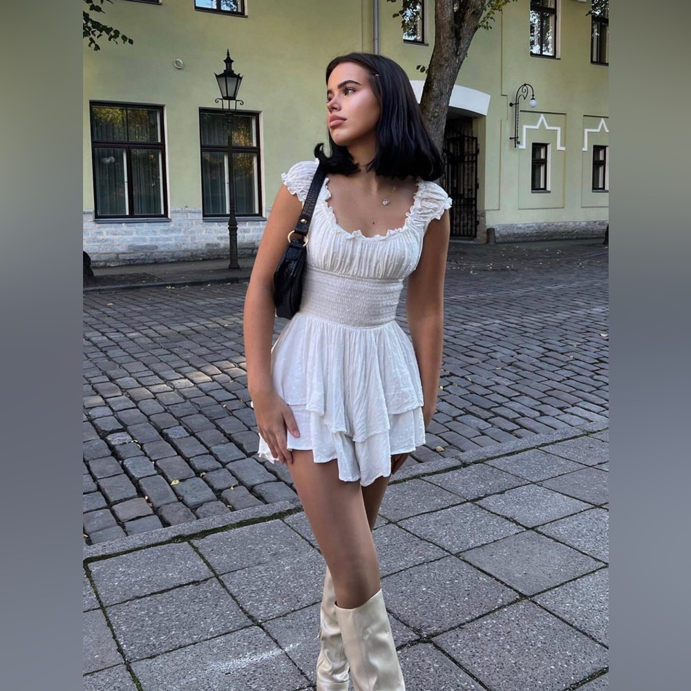 Princess Polly Love Galore Romper WHITE size 6. dry cleaned so no wrinkles. NEW